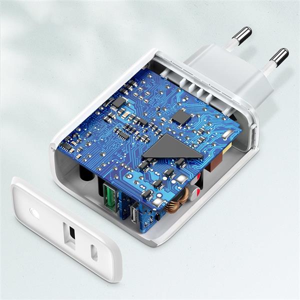 Ugreen szybka ładowarka sieciowa USB Typ C / USB 36 W Quick Charge 4.0 Power Delivery biały (60468 CD170)-2155935