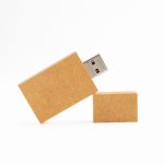 Pen drive 16GB z drewna / MagUSB.jpg