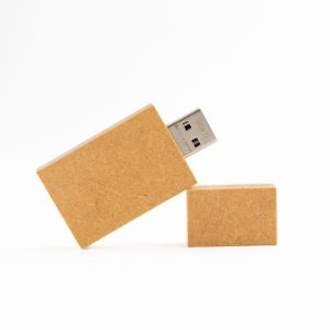 Pen drive 16GB z drewna / MagUSB.jpg