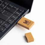 Pen drive 16GB z drewna / MagUSB.jpg