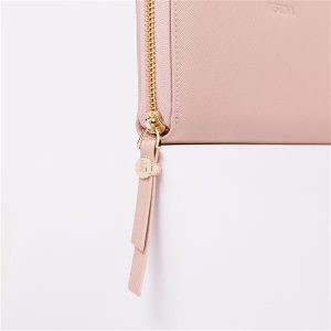 Portmonetka podrózna Mademoiselle Pink.jpg