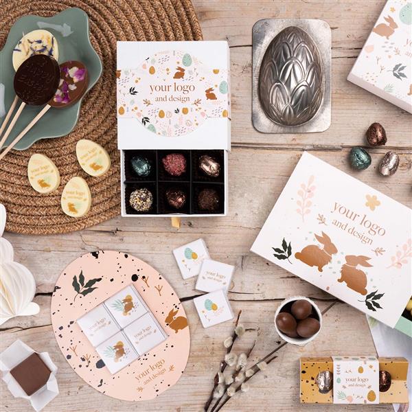 ZESTAW CZEKOLADEK KWADRATOWYCH W KOPERCIE KSZTAŁTOWEJ – JAJKO