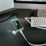 Smycz do transferu danych z micro USB LE PORT - biały
