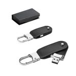 BRAGG 8GB. Pamięć USB o pojemności 8 GB z PU i karabińczykiem