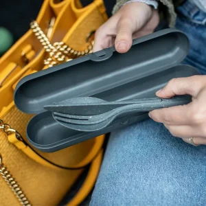 Sztućce w etui KOZIOL KLIKK READY — zdjęcie produktu