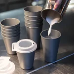 Pokrywka z otworem do picia KOZIOL MOVE SIP LID — zdjęcie produktu